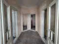 Продава едноетажна къща заедно с 2/3 ид.ч от двора в широк център, снимка 9
