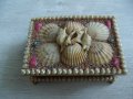 № 7007 стара дървена кутия  - орнаменти от раковини - размер 15 / 10 / 5 см , снимка 2