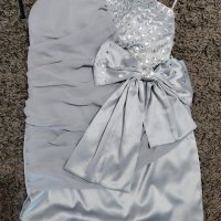 Елегантна светло сива рокля с панделка, снимка 2 - Рокли - 35492109
