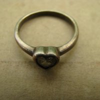 Сребърен пръстен с прозрачен камък сърце, снимка 2 - Антикварни и старинни предмети - 30158480