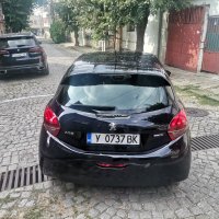 Peugeot 208 1.6HDi EURO6, снимка 5 - Автомобили и джипове - 42589386