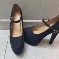 Обувки , снимка 1 - Дамски обувки на ток - 39763229
