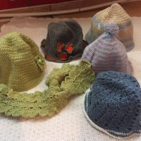 Детски шапки, снимка 1 - Шапки, шалове и ръкавици - 30454575