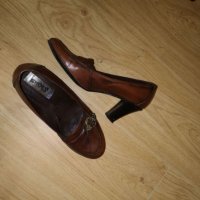 Обувки , снимка 2 - Дамски обувки на ток - 31877641