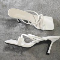 Нови, бели сандали на висок ток, снимка 3 - Дамски обувки на ток - 40027077