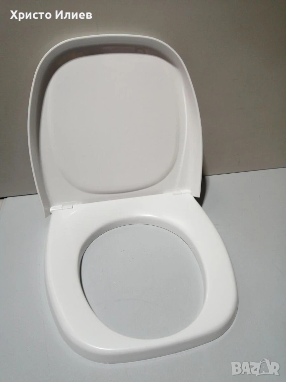 Тоалетна чиния Thetford с капак за кемпер за химическа тоалетна, снимка 1