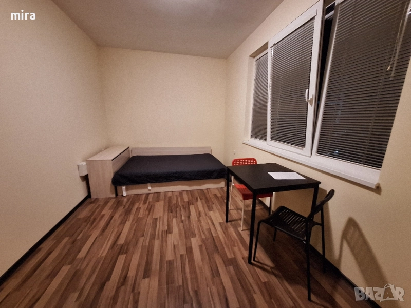 Обзаведена стая Център до метро Театрална, снимка 1