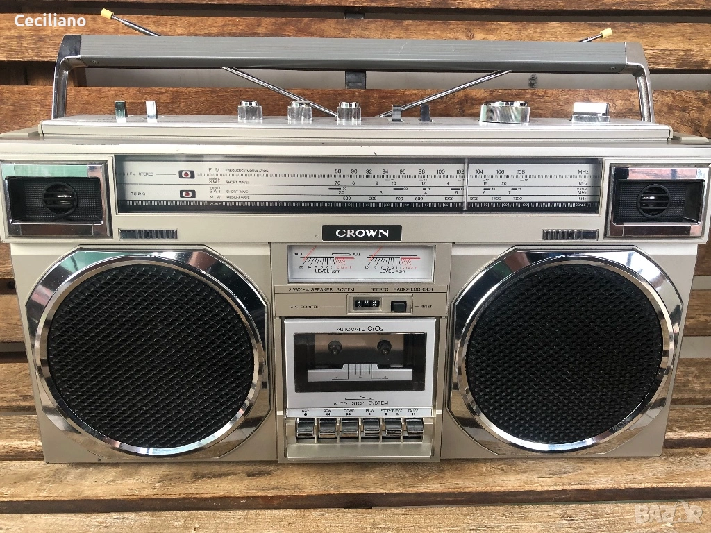 Радиокасетофон Колекционерски - Crown CSC-945L (Japan), снимка 1