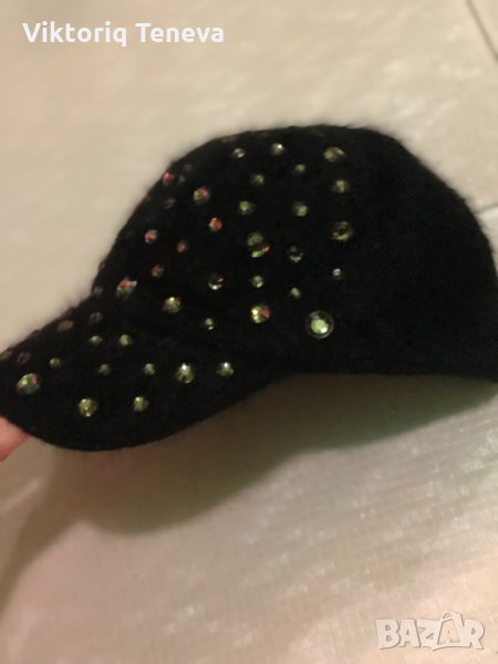 Дамска зимна шапка с камъни Dorabella, снимка 1