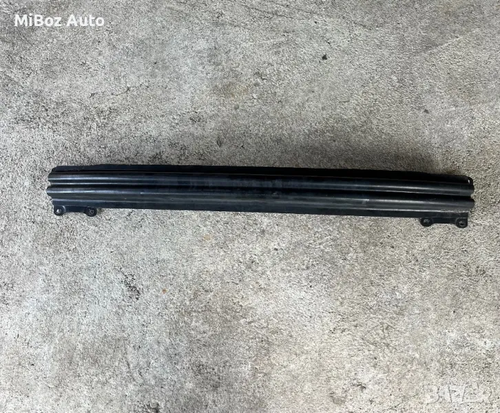 Греда задна броня Фолксваген Голф 5 VW Golf, снимка 1