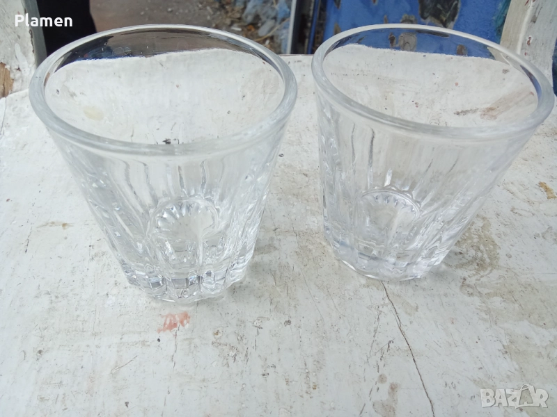 Две стъклени чаши , снимка 1