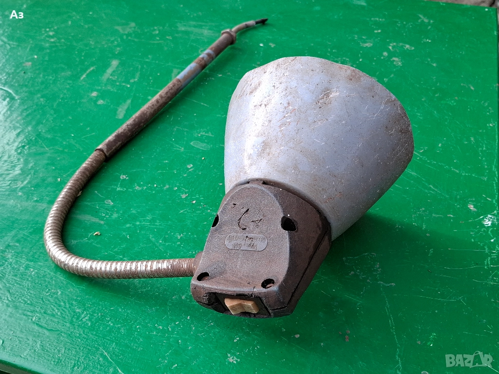 Стара индустриална лампа сванема от тезгях, снимка 1