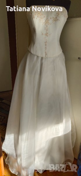 Бюстие и пола, снимка 1