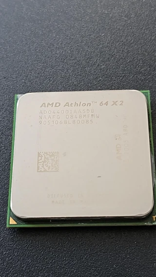 Processeur AMD QL-62 (AMQL62DAM22GG) - Socket S1-g2, Occasion Avec Garantie 6 Mois
