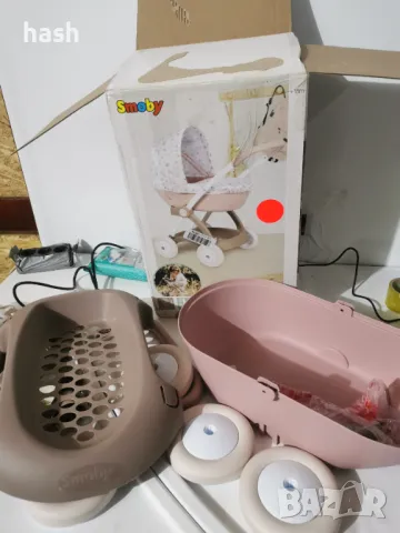 Количка с бебешка кошара и пластмасов сенник Smoby Baby Nurse Doll Pram, розово и бяло, снимка 9 - Детски колички - 48439771