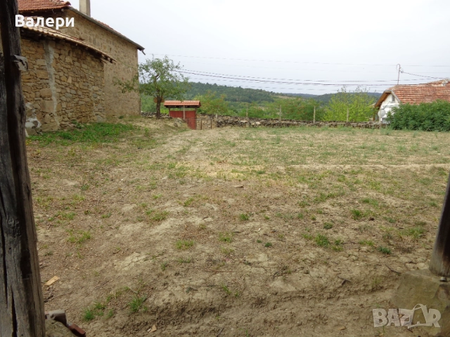 Продавам парцел в регулация с масивна плевня+ток и вода, снимка 12 - Парцели - 51548958