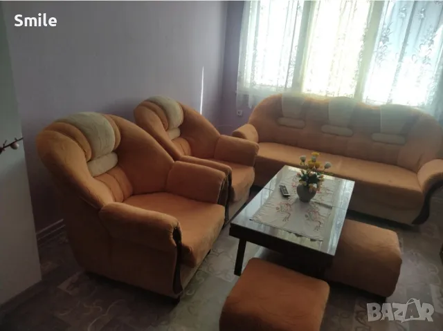 Диван с фотьойли 