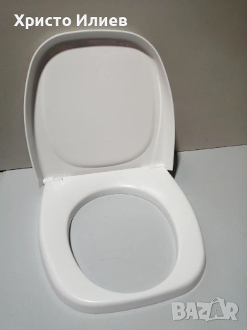 Тоалетна чиния Thetford с капак за кемпер за химическа тоалетна