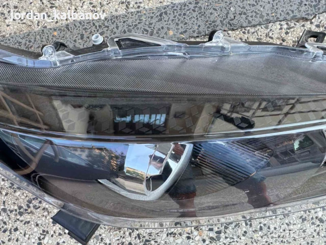 Десен фар KOITO Тойота Ярис Toypta Yaris 2023 само за 300лв. броя 81170-K0060, снимка 10 - Части - 51141870