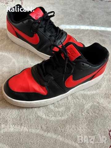 Nike court borough low 2 червено с черно