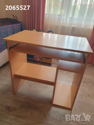 бюро и стол