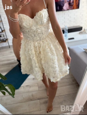 Рокля с 3D цветя, снимка 2 - Рокли - 53889862