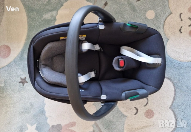 Детски столче за кола и база Maxi Cosi, снимка 3 - Столчета за кола и колело - 53903250