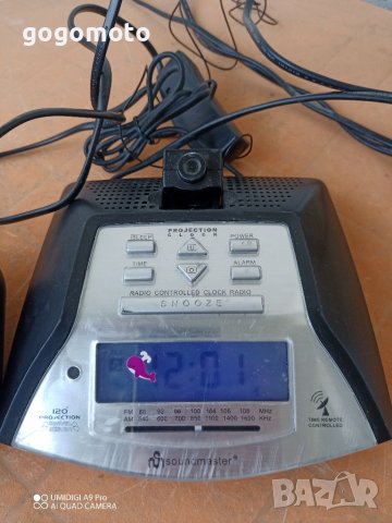 Радио часовник с прожекция на часа на тавана , снимка 1 - Други - 36710177