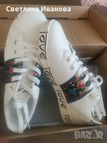 сникърси Desigual