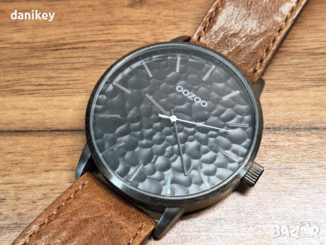 Oozoo (C9443), датски часовник