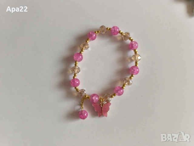 Гривни с мъниста и пеперуда - ластични, снимка 3 - Гривни - 52106645