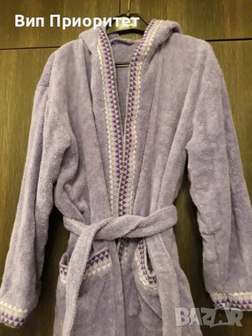 Кралски халат най-високо качество - хладко лилаво със стилна шевица, снимка 7 - Други - 39217671