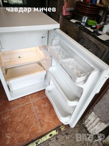 Малък хладилник с камера Privileg , снимка 3 - Хладилници - 54052078