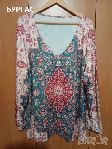 4xl Красива блузка с остро деколте,запазена
