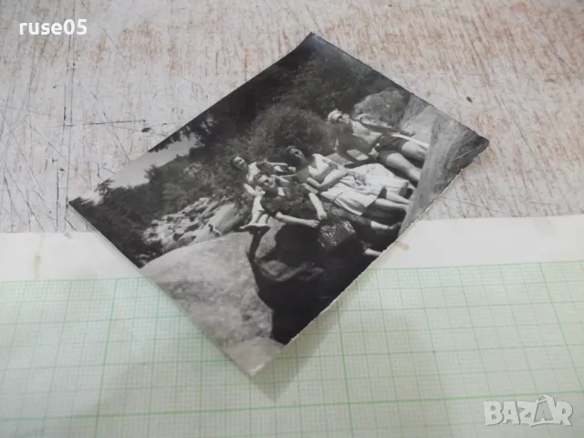 Снимка стара на четирима на излет на Златните мостове-Витоша, снимка 3 - Колекции - 48088854