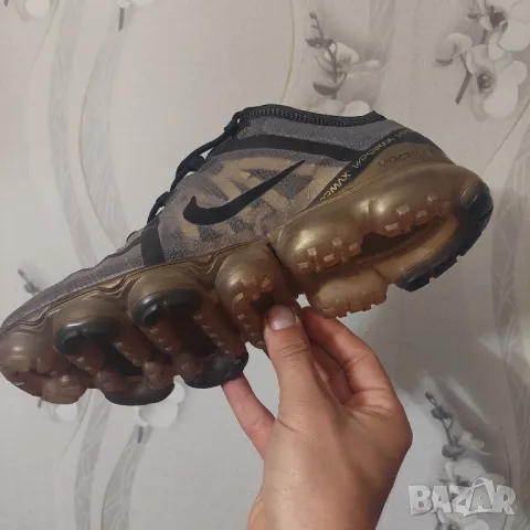 оригинални маратонки  Nike Air VaporMax 2019 Mettalic Gold номер 43-44, снимка 13 - Маратонки - 39889256