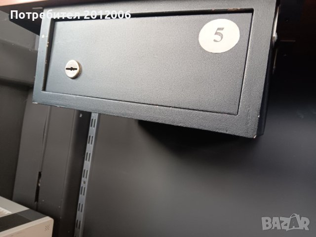 Метални каси с ключове., снимка 1