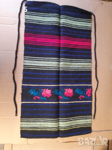 Автентична тъкана вълнена престилка , носия
