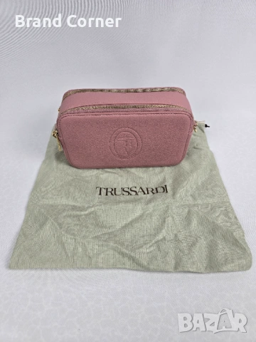 🇮🇹 Италианска класа! Нови чанти и раници Trussardi – Разнообразие от модели, снимка 3 - Чанти - 54276446