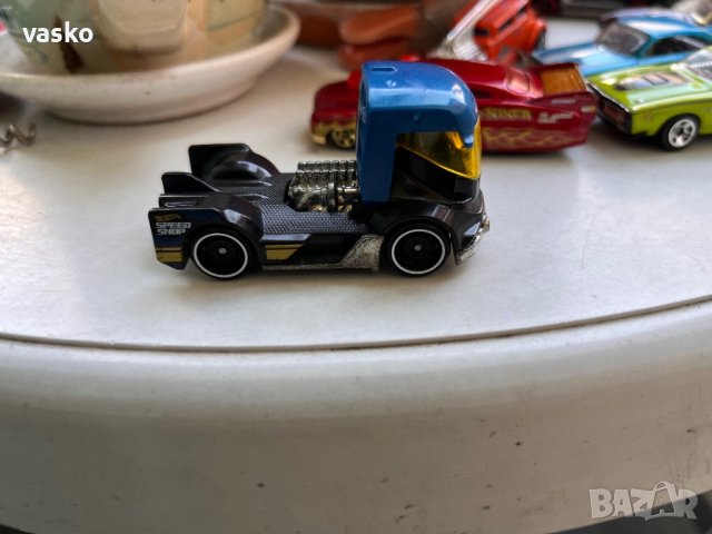 Hotwheels -Влекач, снимка 3 - Колекции - 42140105