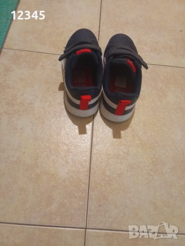 Продавам детски маратонки Пума , снимка 3 - Детски маратонки - 54293321