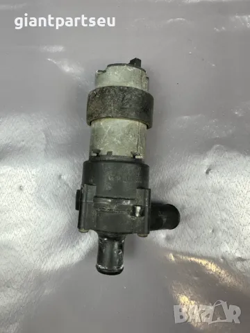 Водна помпа за Мерцедес Mercedes W203 A2038350064