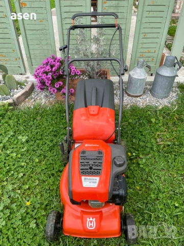 Бензинова косачка Huskvarna , снимка 2 - Градинска техника - 54235151