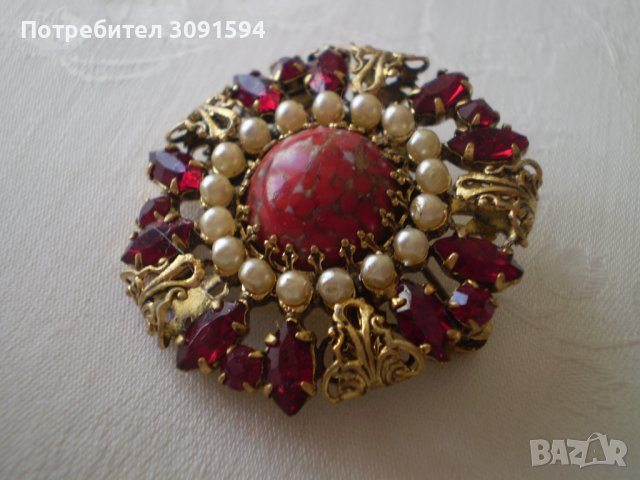 Винтидж чешка брошка с перли и кристали