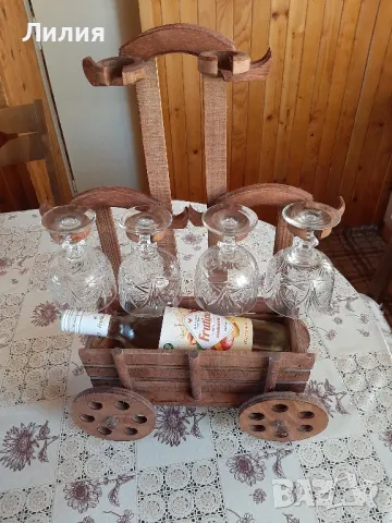 Стойка за вино и чаши, дървена - идея за подарък