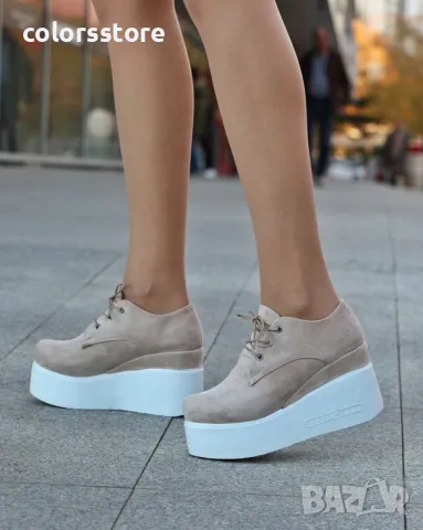 Обувки на платформа - бежов велур с бяло ходило - 120K