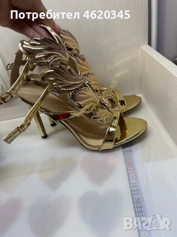 Златни обувки на токчета/сандали, снимка 2 - Дамски обувки на ток - 52567672