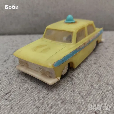 Стара Соц Българска Пластмасова Играчка Москвич Народна Милиция, снимка 2 - Колекции - 48930712
