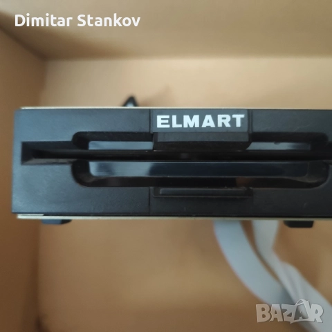 5.25-инчово флопидисково устройство (FDD) с надпис ELMART флопи 
