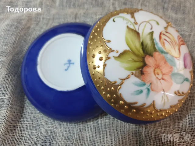 Порцеланова  бижутиера с флорални мотиви и позлата, снимка 4 - Антикварни и старинни предмети - 47905130